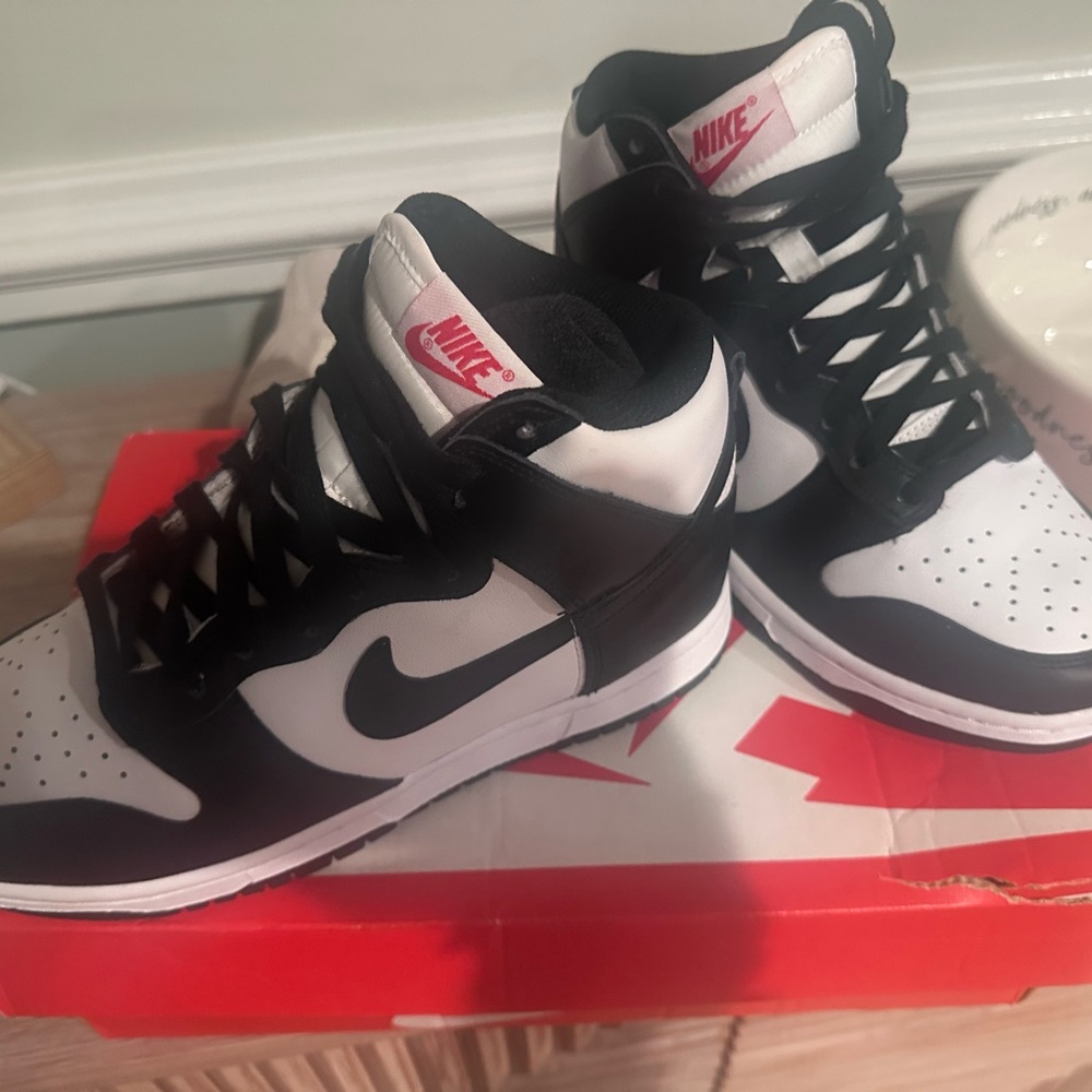 Nike Black and White women's High-Top Sneakers. Panda 🐼 sneakers - Picture 4 of 11